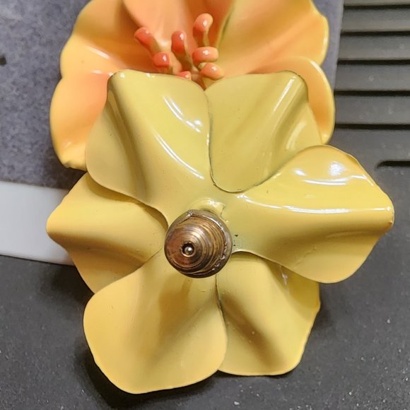 Brooch & Earrings - Vintage Painted Metal, Yellow & Orange, NWT  💛🧡 - Picture 9 of 12